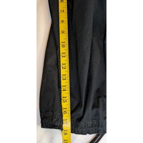 St John's Bay Women's plus Bermuda Cargo Shorts Black size 30W - Picture 10 of 10